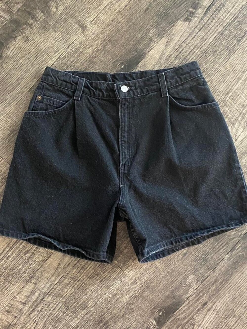 Levi's Women's Black and Orange Shorts